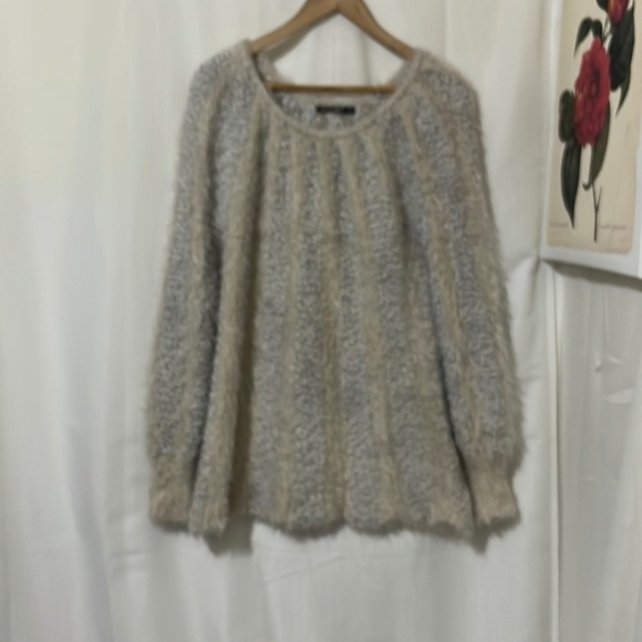 QED London Sweaters - QED London Soft Long Sleeve Rounded Neck Sweater